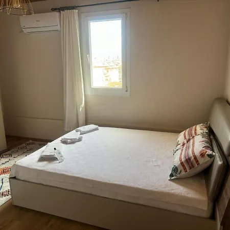 شقة 1 Bedroom Close To Bus Station And Mall 200 Mb Wifi *