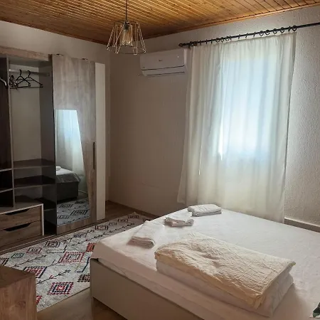 1 Bedroom Close To Bus Station And Mall 200 Mb Wifi Apartment *