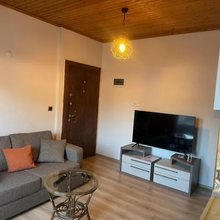 1 Bedroom Close To Bus Station And Mall 200 Mb Wifi Apartment *