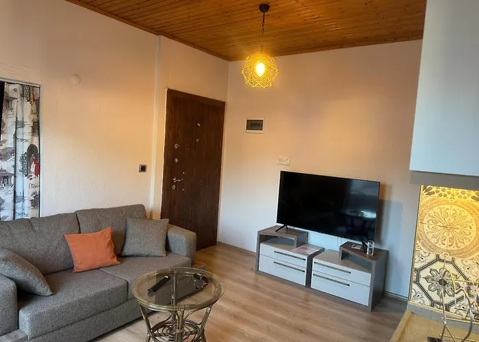 1 Bedroom Close To Bus Station And Mall 200 Mb Wifi Apartment *
